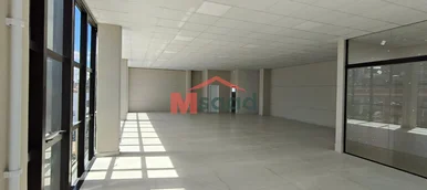 Prédio Comercial Anexo Ao Posto Bp