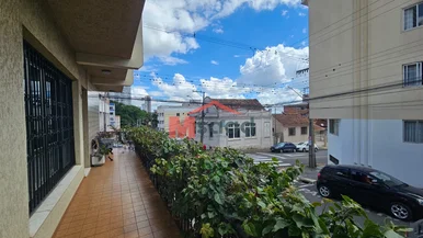 Sobrado De Esquina 6 Quartos (1 Suíte) A Venda - Centro