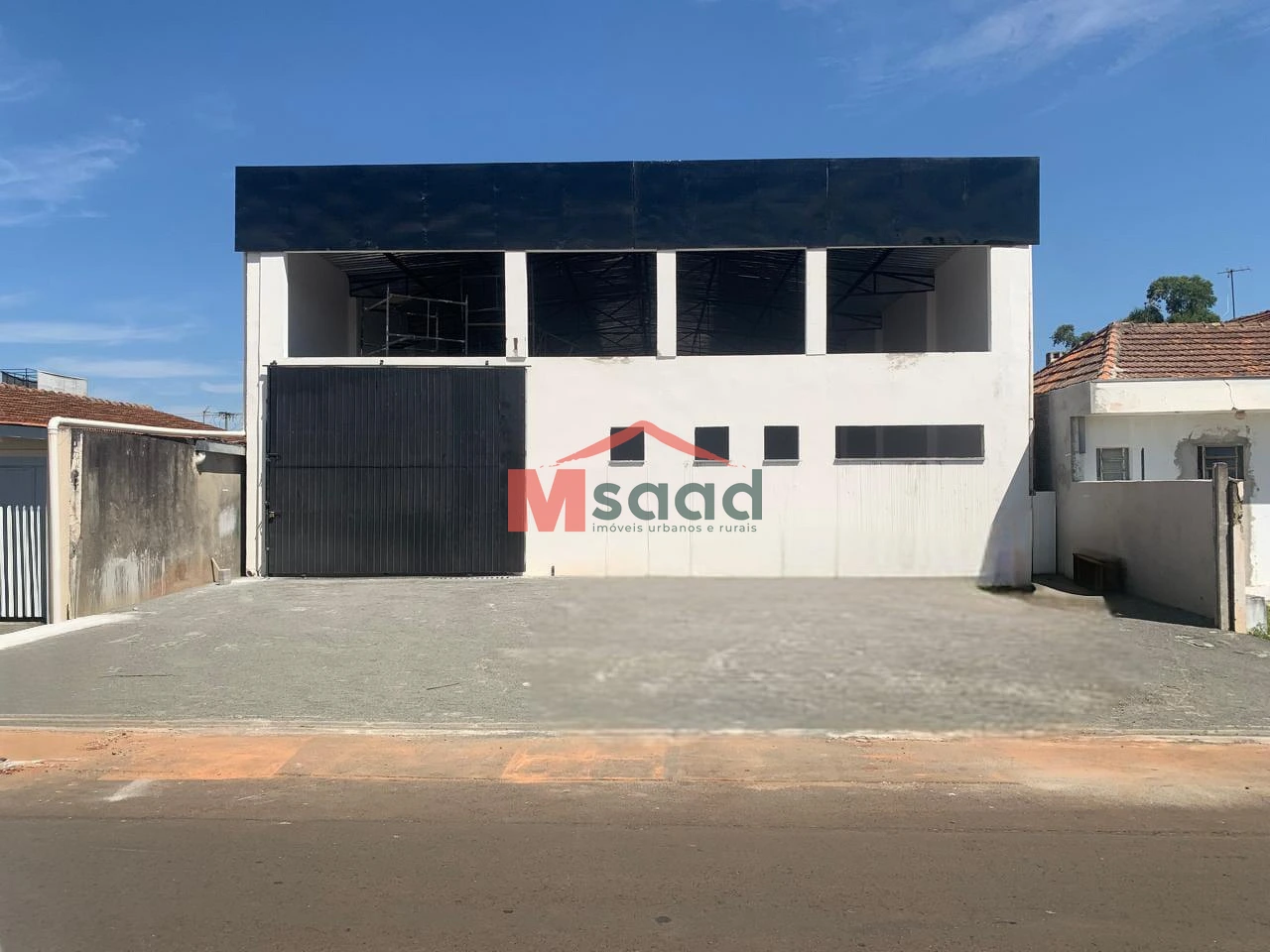 Barracão Comercial  350m² | Próx. Terminal Uvaranas