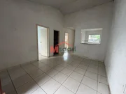 <strong>Casa com Suíte e Churrasqueira</strong>