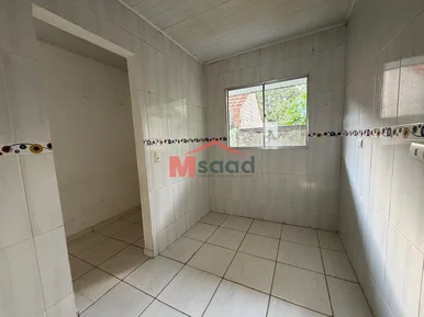 Casa Com Suíte E Churrasqueira