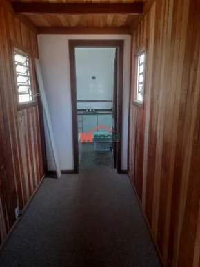 Casa Central Com Piscina E Amplo Terreno
