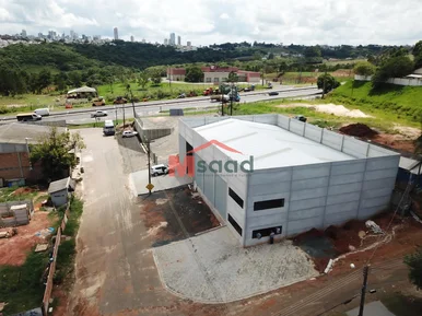 Barracão Com Pátio Na Colônia Luiza