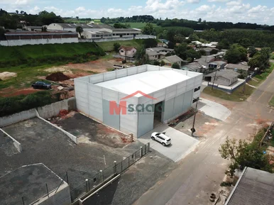 Barracão Com Pátio Na Colônia Luiza