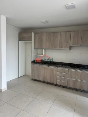 Apartamento No Edifício Grande Maison / Oficinas