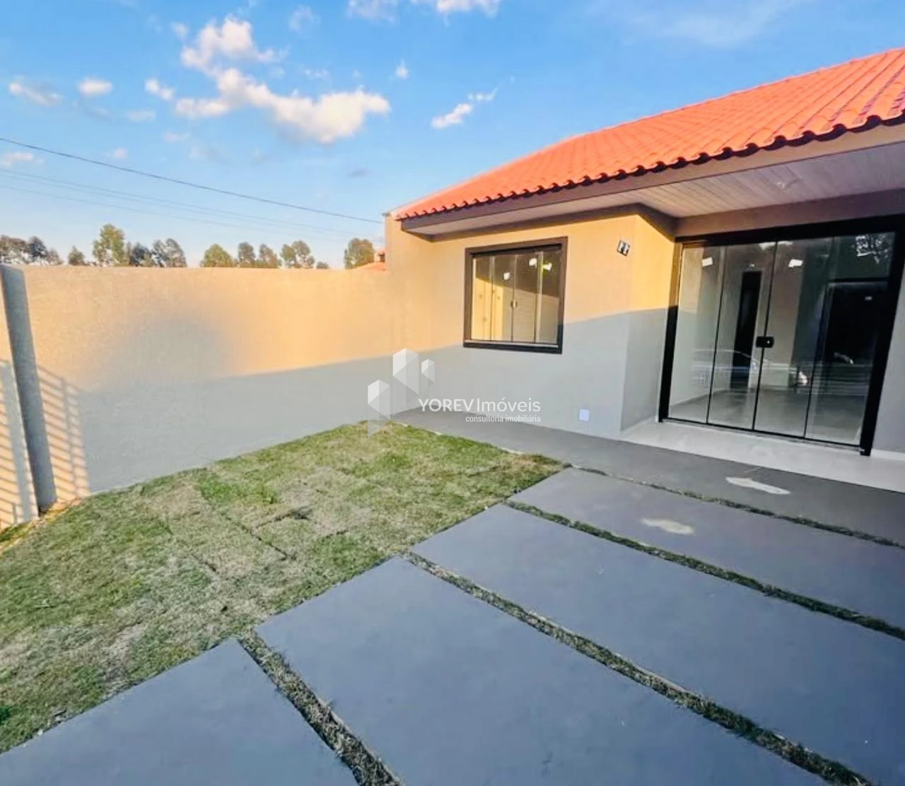 Casas De Dois Quartos Com Edícula E Churrasqueira!