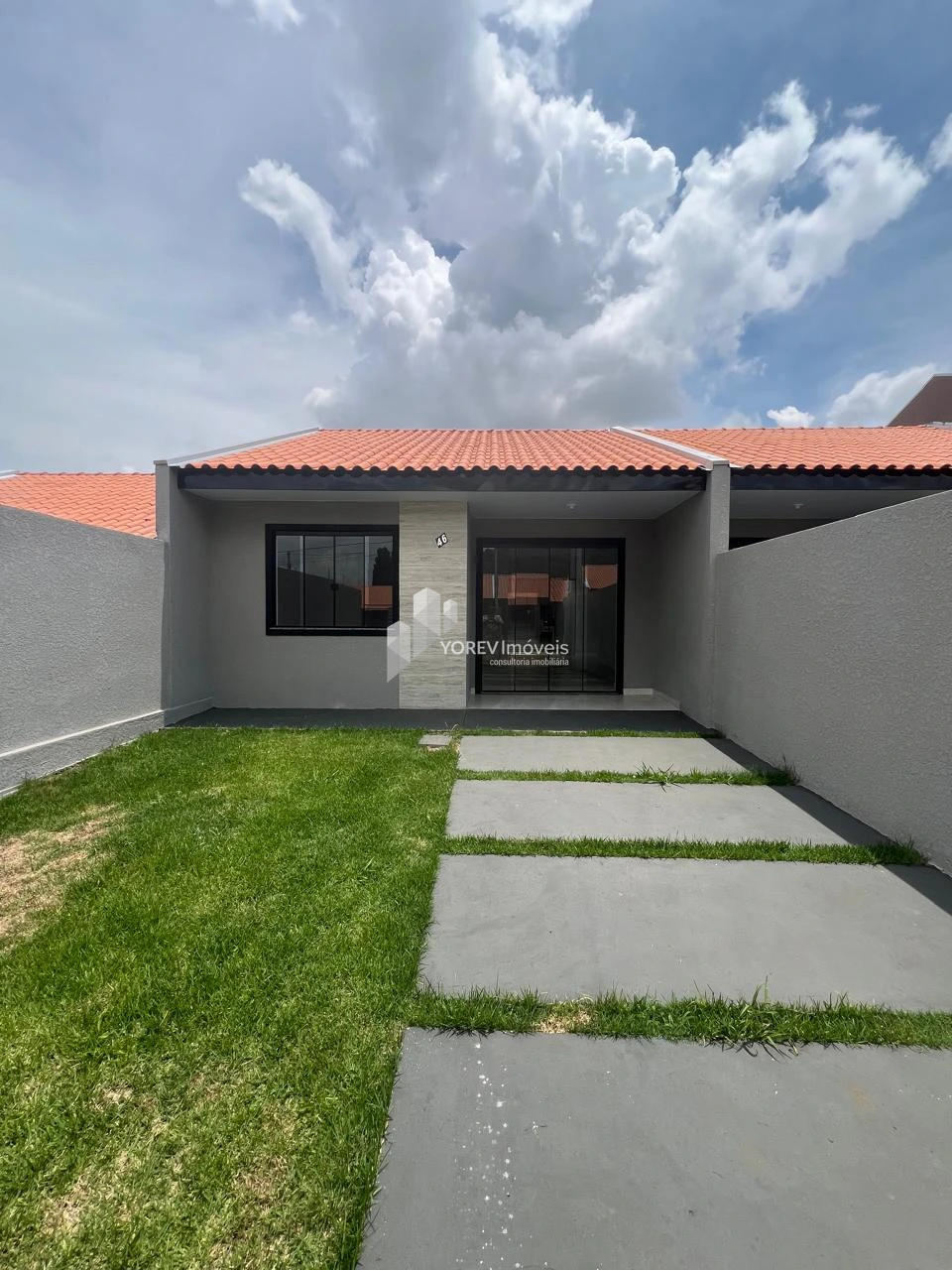 Casas De Dois Quartos Com Edícula E Churrasqueira!