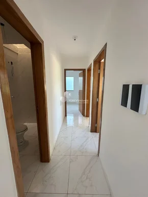 Casa Com 3 Quartos , De Esquina - Bairro Cipa
