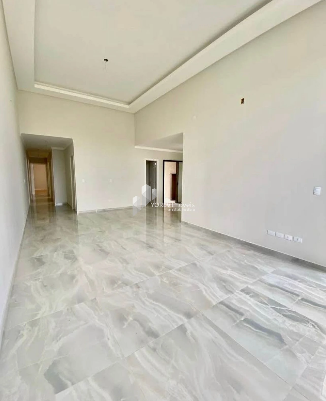 Casa Com Três Quartos (1 Suíte) - Jardim Carvalho