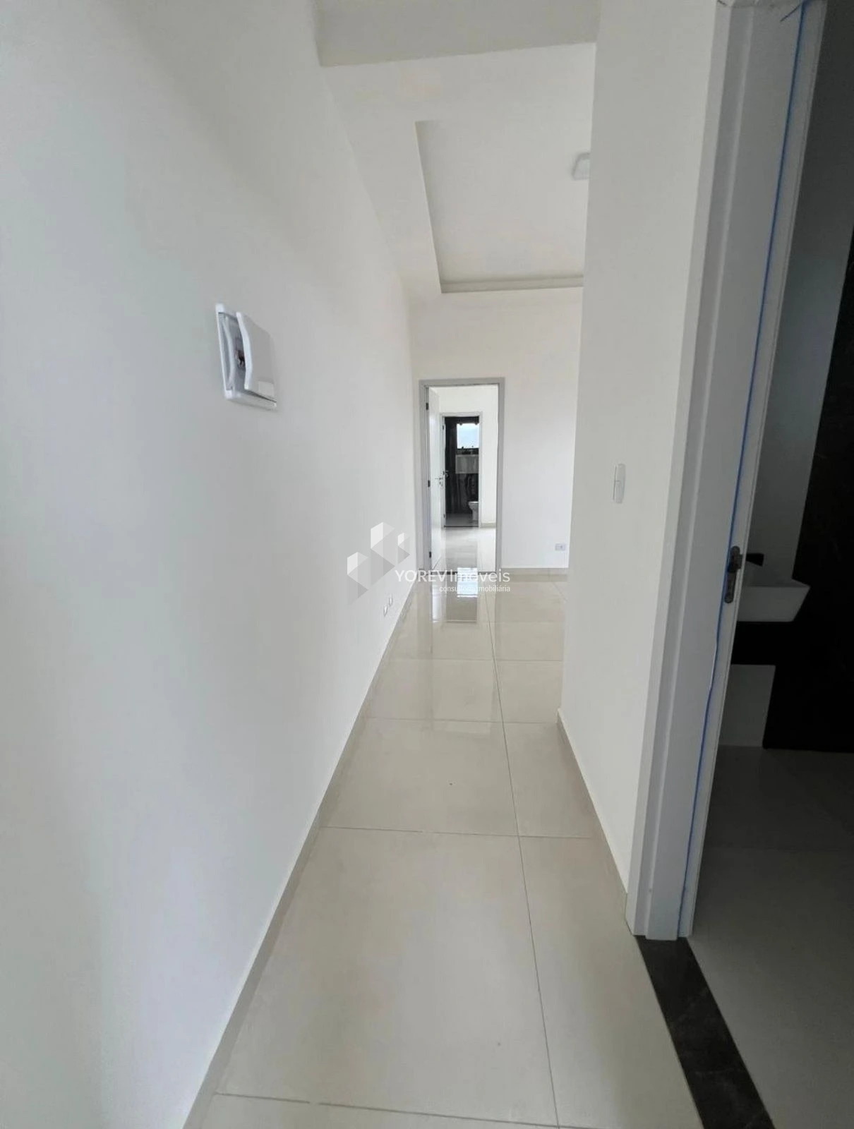 Casa Com Dois Quartos Sendo Um Suíte - Terraliz
