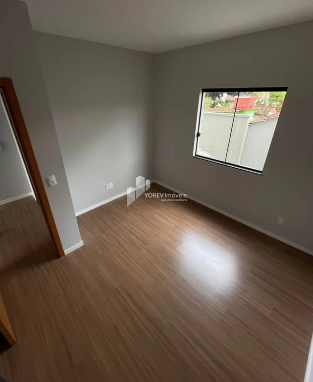 Foto Sobrado com  dois quartos - No Bairro Ronda