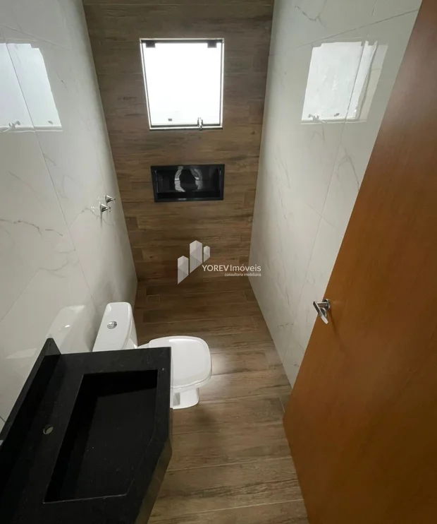 Foto Sobrado com  dois quartos - No Bairro Ronda