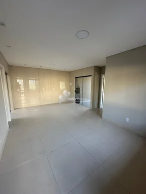 Casa De Esquina Com 3 Quartos - Bairro òrfãs