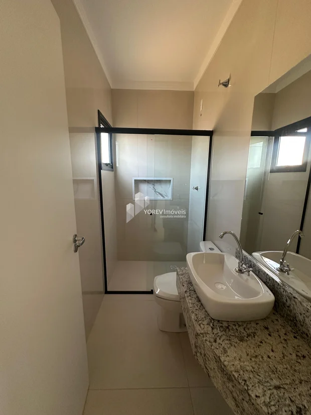 Foto Casa de esquina com 3 quartos - Bairro òrfãs