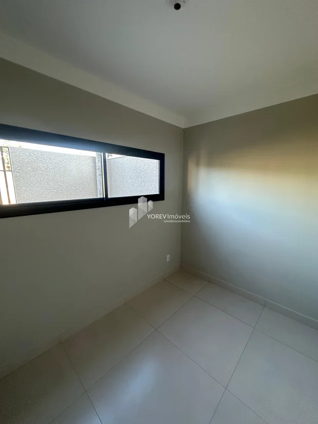Foto Casa de esquina com 3 quartos - Bairro òrfãs
