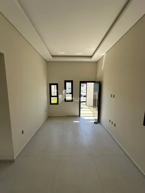 Casa Com Três Quartos (1 Suite) - Bairro Dona Marly