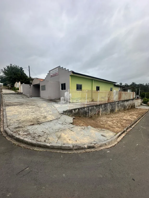 Foto Barracão + 2 casas no mesmo terreno - Bairro Vila Liane