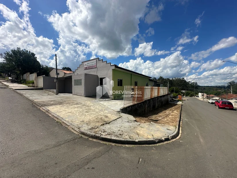 Foto Barracão + 2 casas no mesmo terreno - Bairro Vila Liane