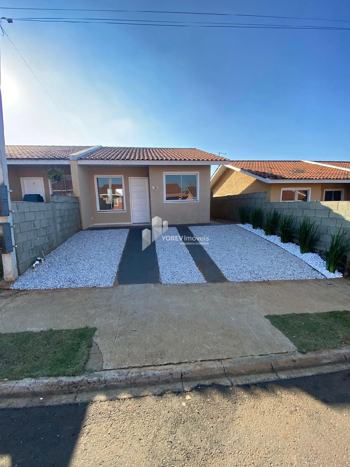 Casa Com Dois Quartos - Condomínio Porto Olivia