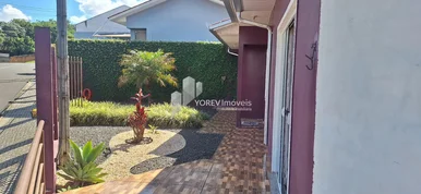 Miniatura - Foto Casa com três quartos de esquina em Imbituva