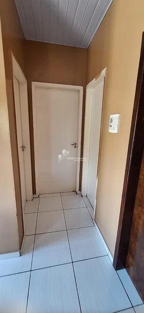 Miniatura - Foto Casa com três quartos de esquina em Imbituva