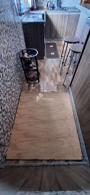 Miniatura - Foto Casa com três quartos de esquina em Imbituva