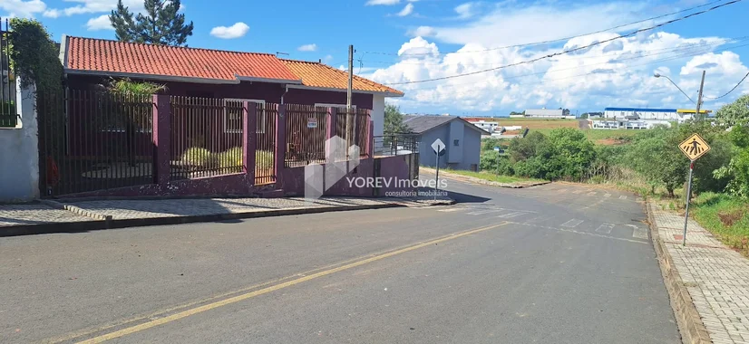Foto Casa com três quartos de esquina em Imbituva