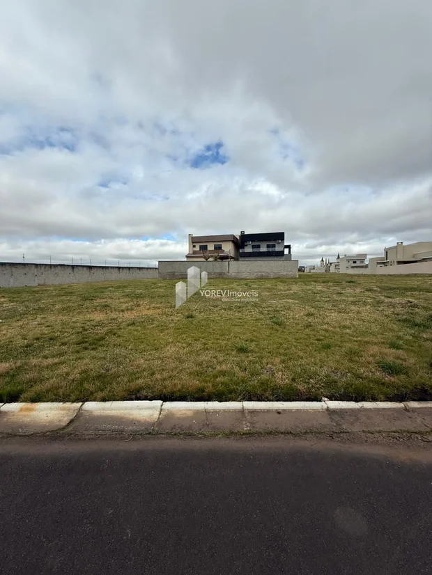 Foto Terreno de 300m2 - Condomínio Royal Palace