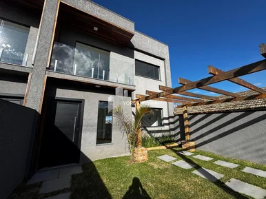 Miniatura - Foto Sobrado em Oficinas com 3 quartos (1 suíte)