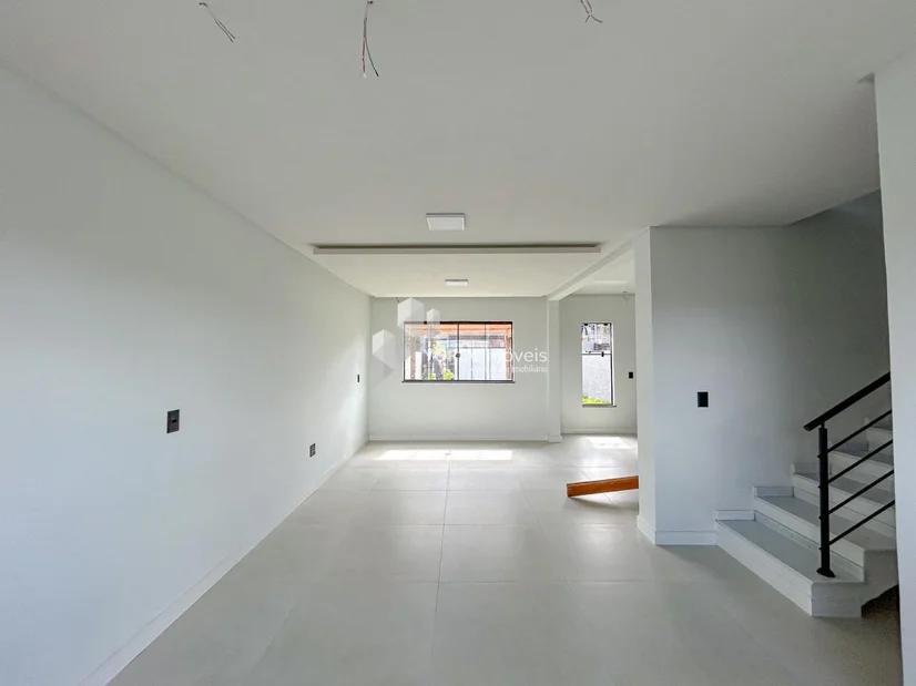 Foto Sobrado em Oficinas com 3 quartos (1 suíte)