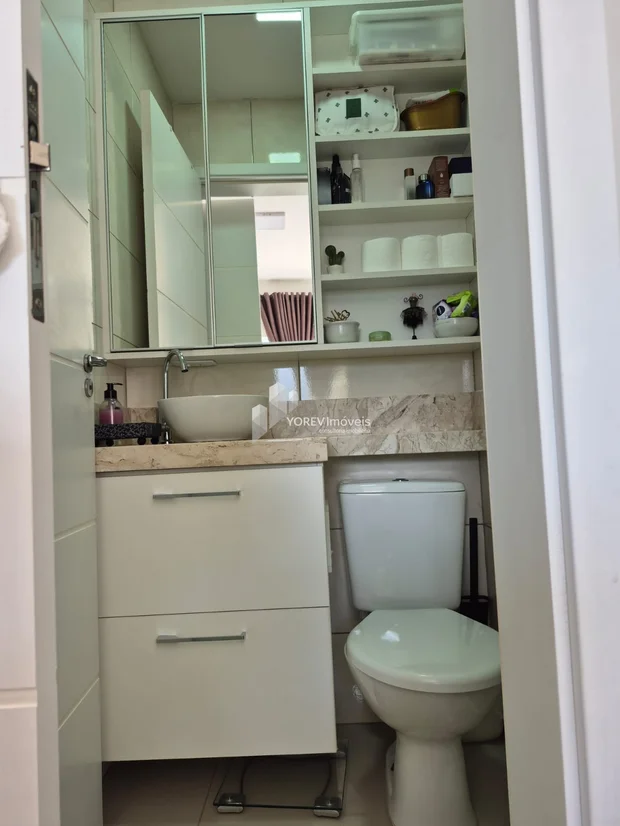 Foto Apartamento com 3 quartos (1 suíte) , com 2 vagas de garagem