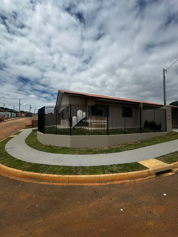 Foto Casa de esquina com 3 quartos - Pq. das Palmeiras - Contorno