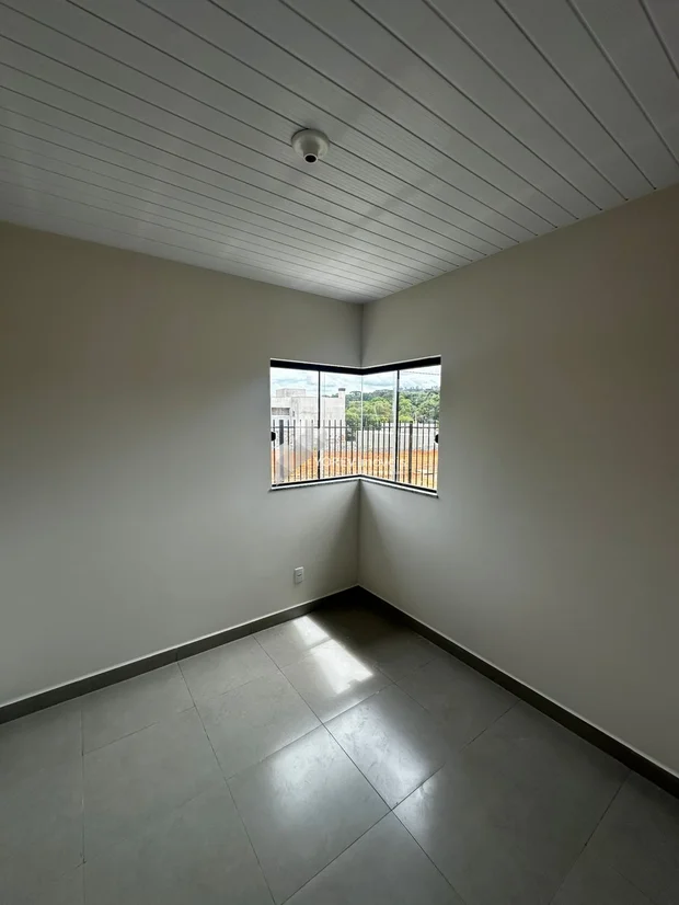 Foto Casa de esquina com 3 quartos - Pq. das Palmeiras - Contorno