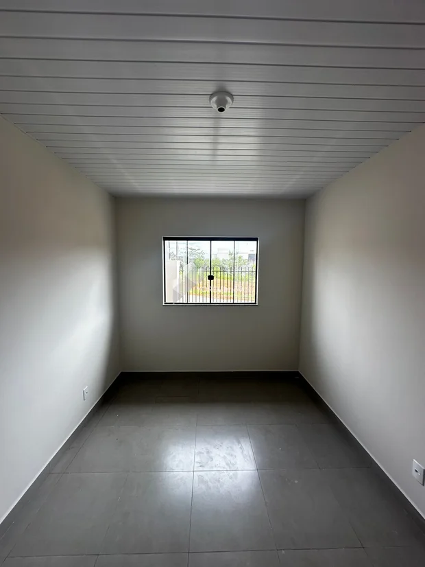 Foto Casa de esquina com 3 quartos - Pq. das Palmeiras - Contorno