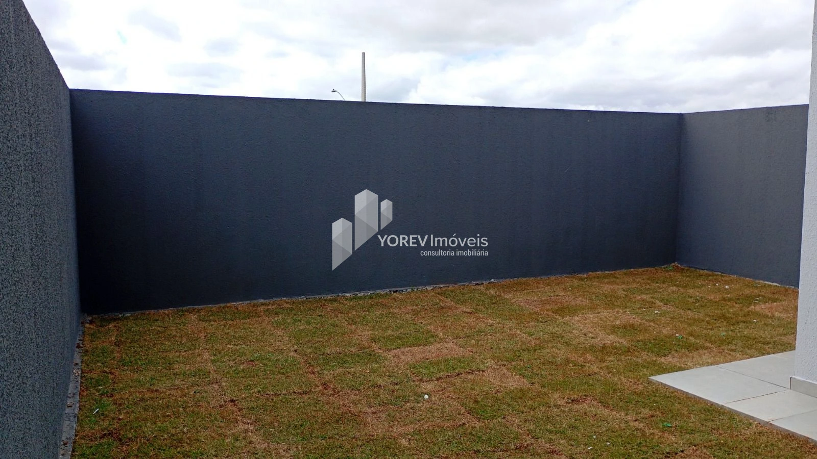 Casa Com Três Quartos - Condomínio Girassol , Neves