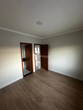 Miniatura - Foto Casa de esquina com dois quartos (1 suíte) - Le Parc