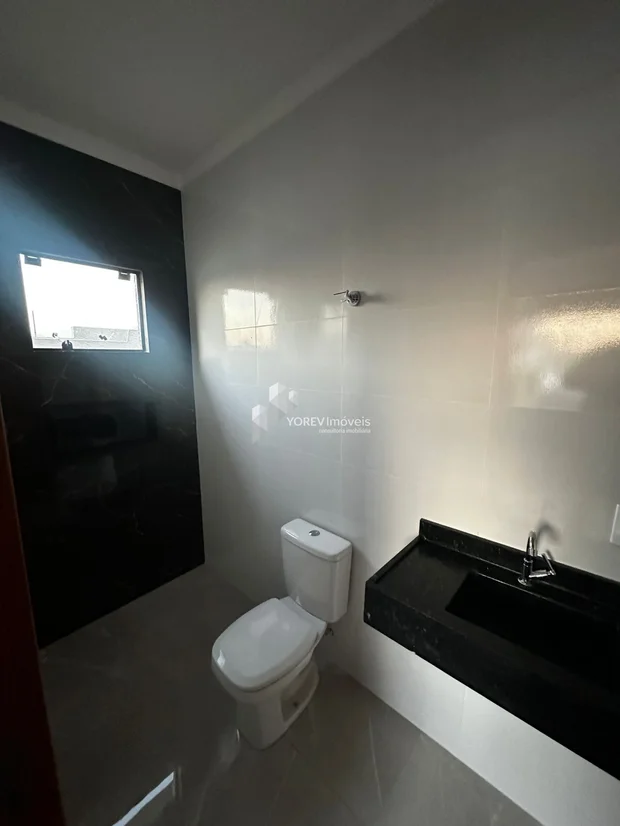 Foto Casa de esquina com dois quartos (1 suíte) - Le Parc