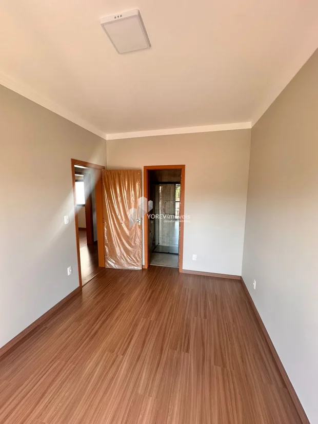 Foto Sobrado com 3 suítes - no Jardim Carvalho