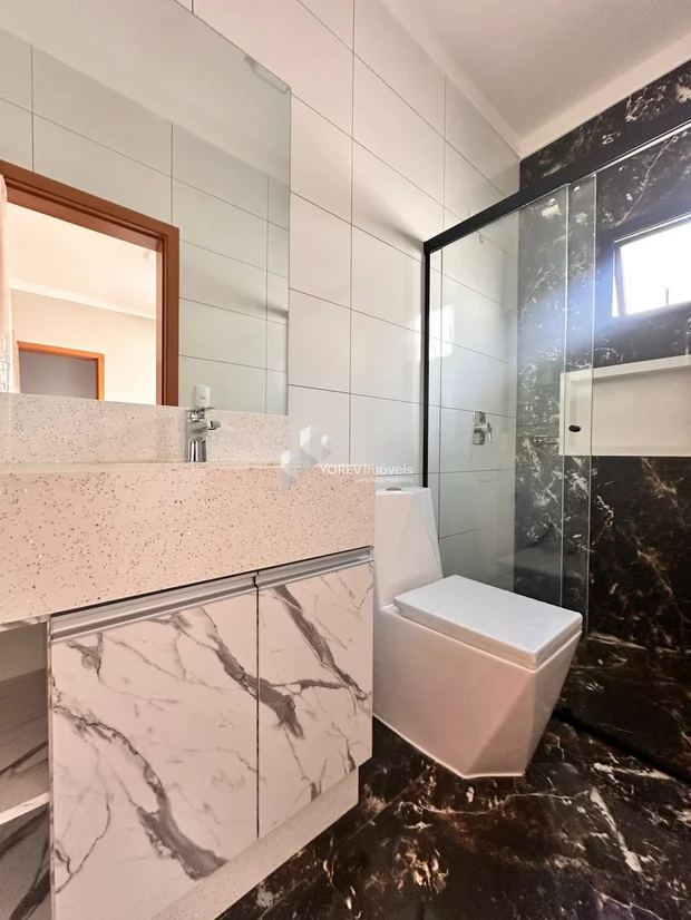 Foto Sobrado com 3 suítes - no Jardim Carvalho