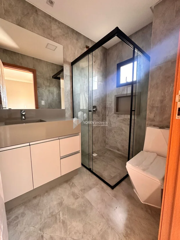 Foto Sobrado com 3 suítes - no Jardim Carvalho