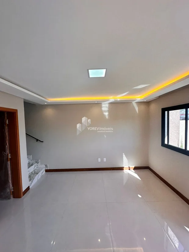 Foto Sobrado com 3 suítes - no Jardim Carvalho