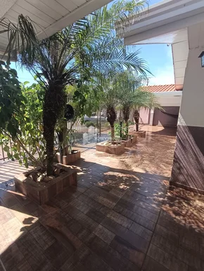 Miniatura - Foto Casa de esquina com três quartos - Jardim Veneza