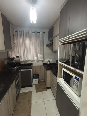 Casa De Esquina Com Três Quartos - Jardim Veneza