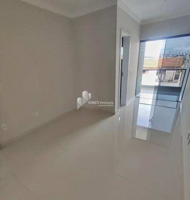 Foto SOBRADO 3Q - SENDO UM SUÍTE / CONTORNO