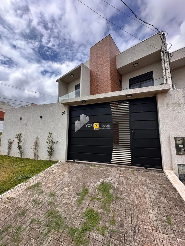 Foto Sobrado de esquina - com 3 quartos (1 suíte) - Uvaranas