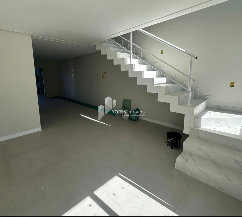 Foto Sobrado com 3 quartos (1 suíte) - Bairro Órfãs