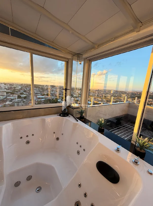Foto Cobertura Duplex com 3 suítes - Bairro Òrfãs