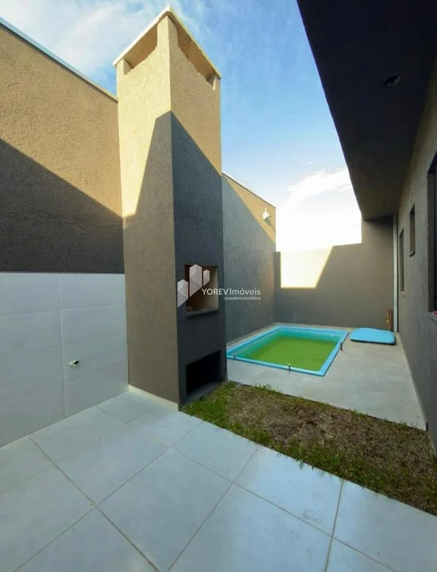 Foto Casa com 3 quartos (1 suíte) e piscina - Uvaranas
