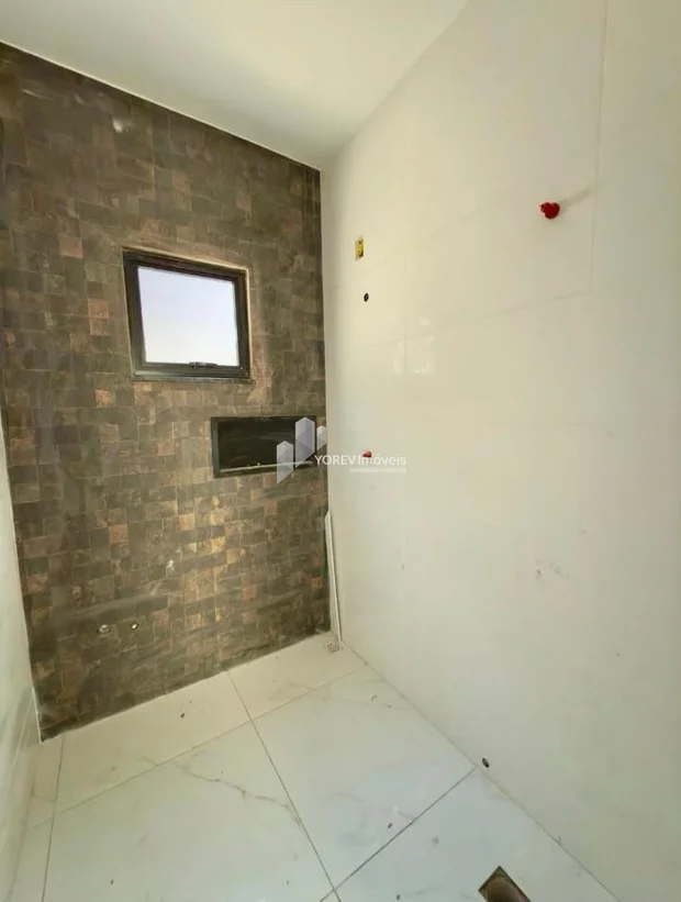 Foto Casa com 3 quartos (1 suíte) e piscina - Uvaranas