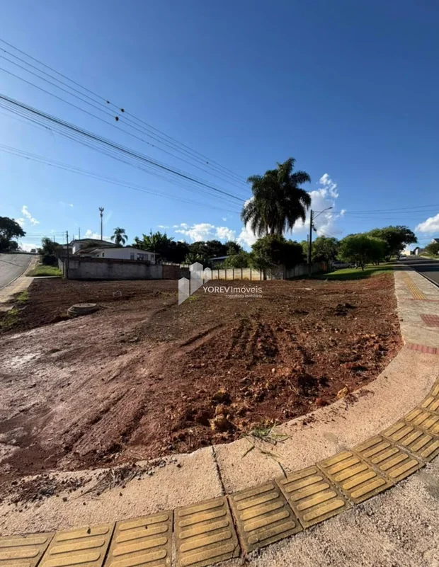 Foto ? LOTE DE ESQUINA À VENDA - COLÔNIA DONA LUIZA
